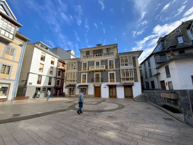 Commercieel te koop in Luarca, Valdés - € 350.000 (Ref: 9402954)