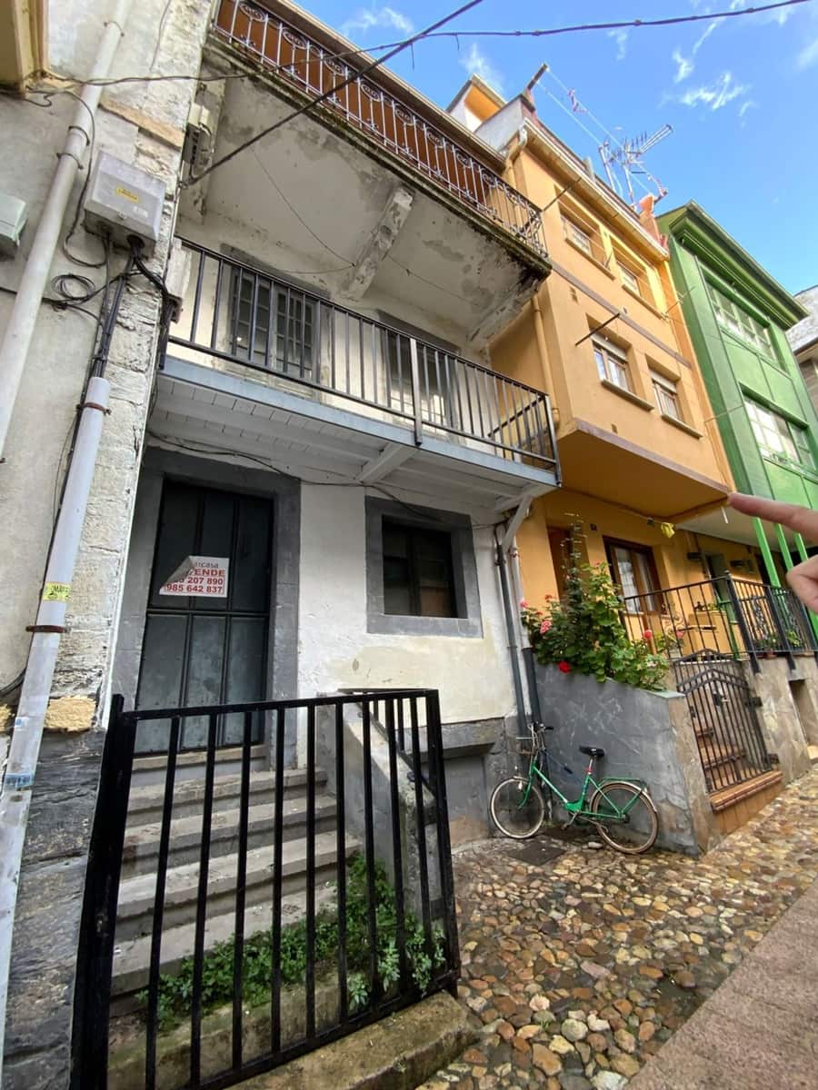 Huis te koop in Luarca - € 145.000 (Ref: 9404465)