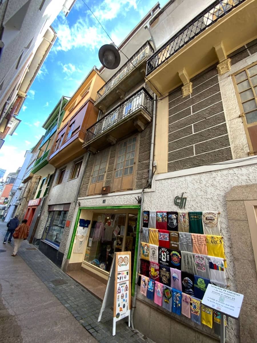 Huis te koop in Luarca - € 145.000 (Ref: 9404465)