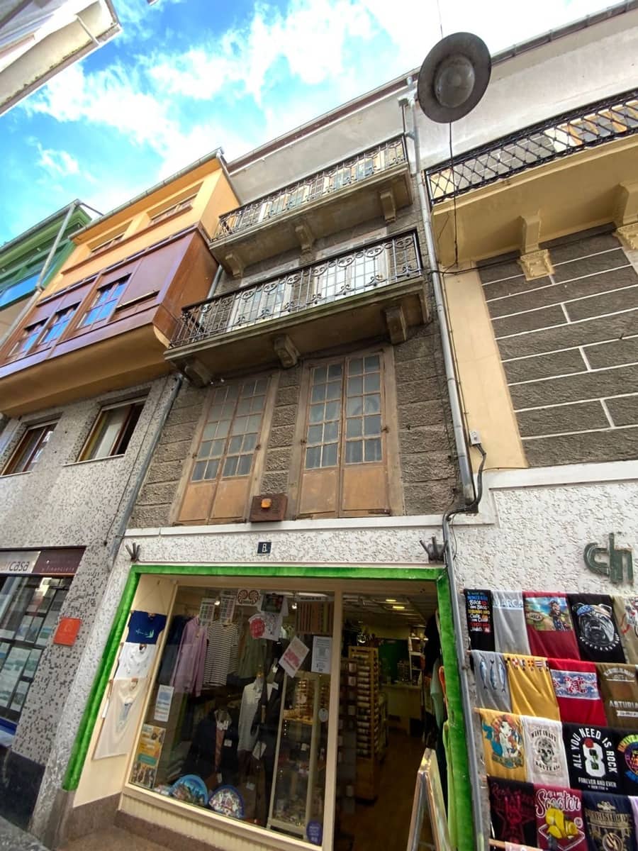 Huis te koop in Luarca - € 145.000 (Ref: 9404465)