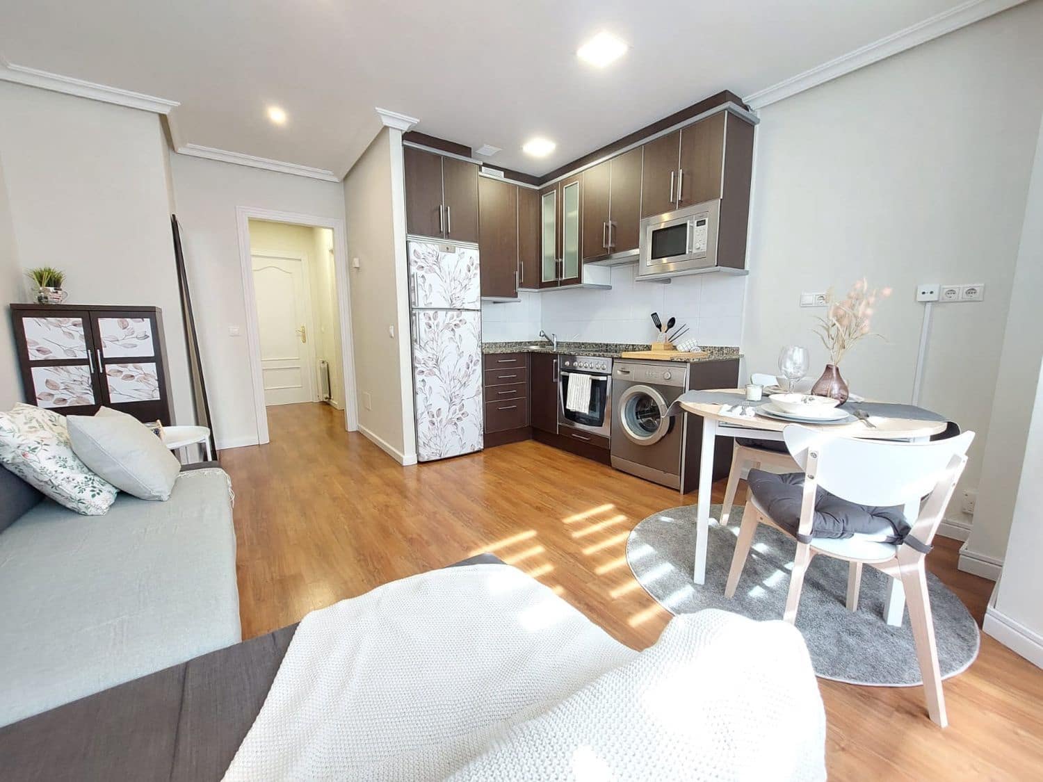 1 bedroom Apartment for rent in Gijon with garage - € 680 (Ref: 9406270)