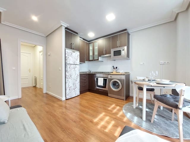 1 bedroom Apartment for rent in Centro Urbano, Gijón with garage - € 680 (Ref: 9406270)