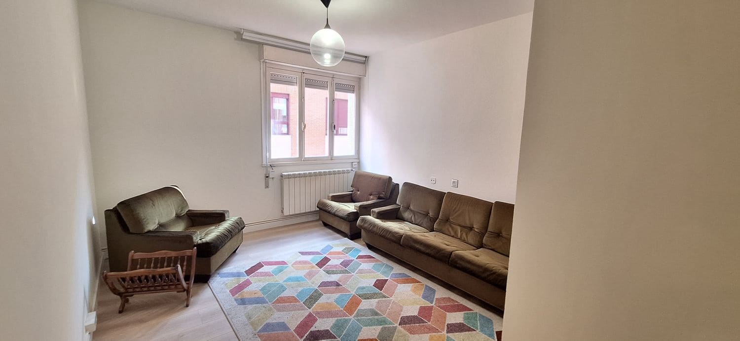 3 camera da letto Appartamento da affittare in Gijon con garage - 750 € (Rif: 9406272)