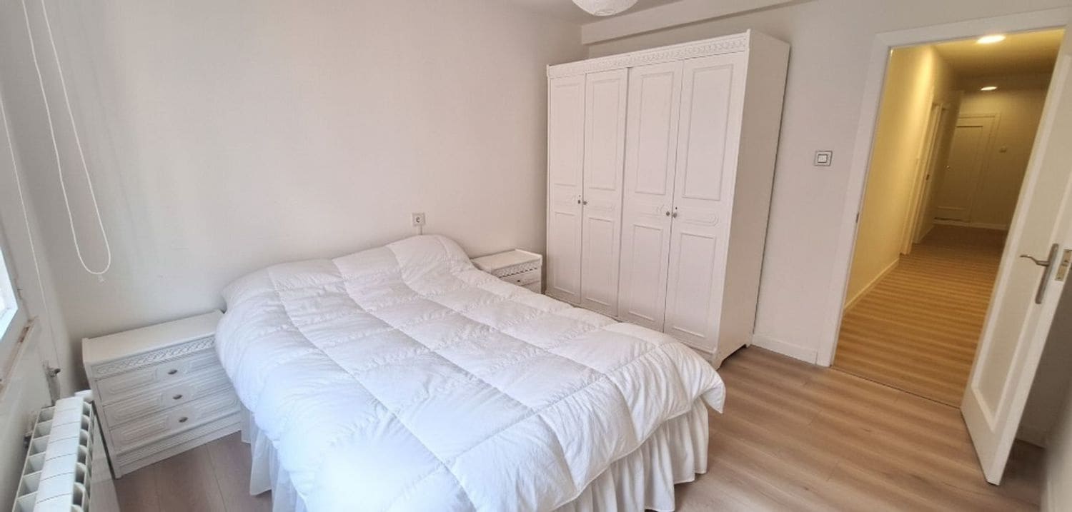3 camera da letto Appartamento da affittare in Gijon con garage - 750 € (Rif: 9406272)