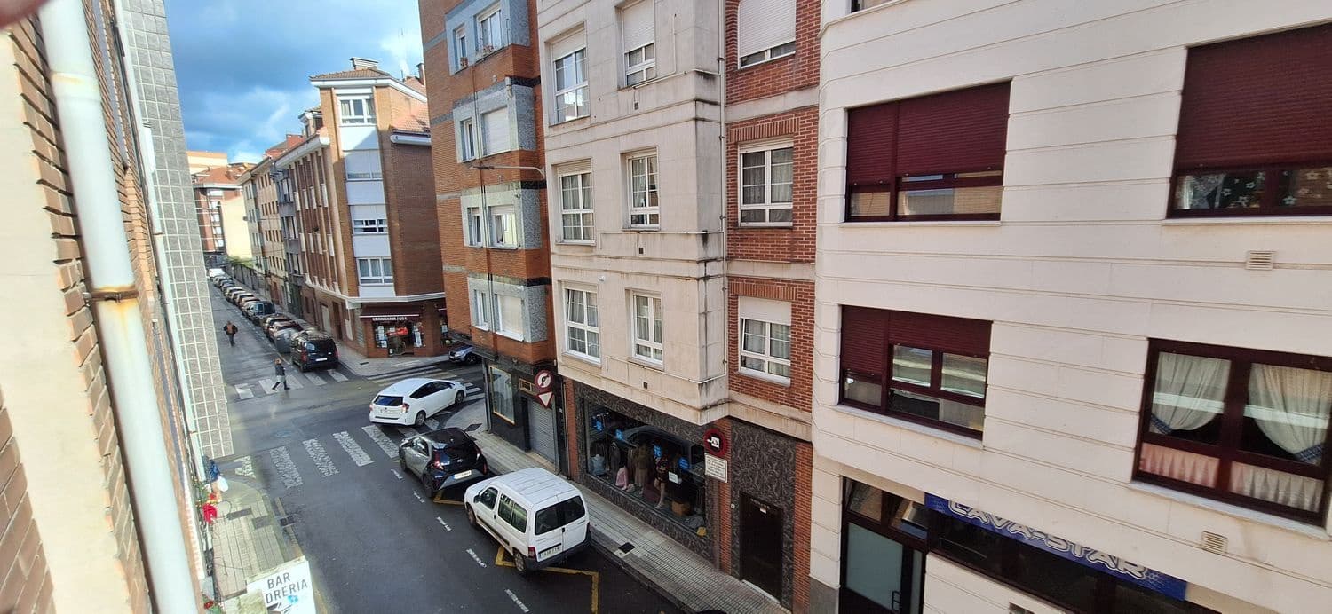 3 camera da letto Appartamento da affittare in Gijon con garage - 750 € (Rif: 9406272)