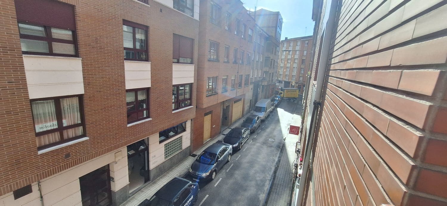 3 camera da letto Appartamento da affittare in Gijon con garage - 750 € (Rif: 9406272)