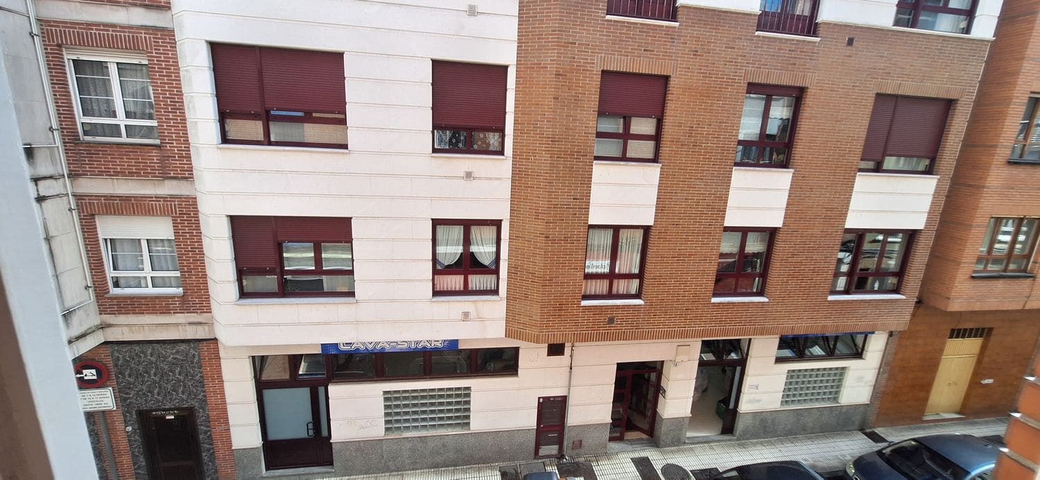 3 camera da letto Appartamento da affittare in Gijon con garage - 750 € (Rif: 9406272)