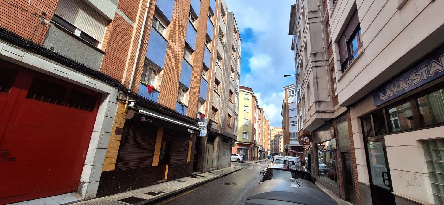 3 camera da letto Appartamento da affittare in Gijon con garage - 750 € (Rif: 9406272)