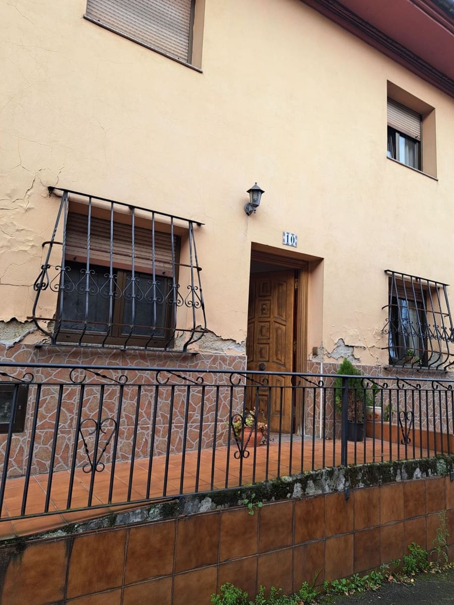 3 slaapkamer Huis te koop in Langreo met garage - € 69.900 (Ref: 9415516)