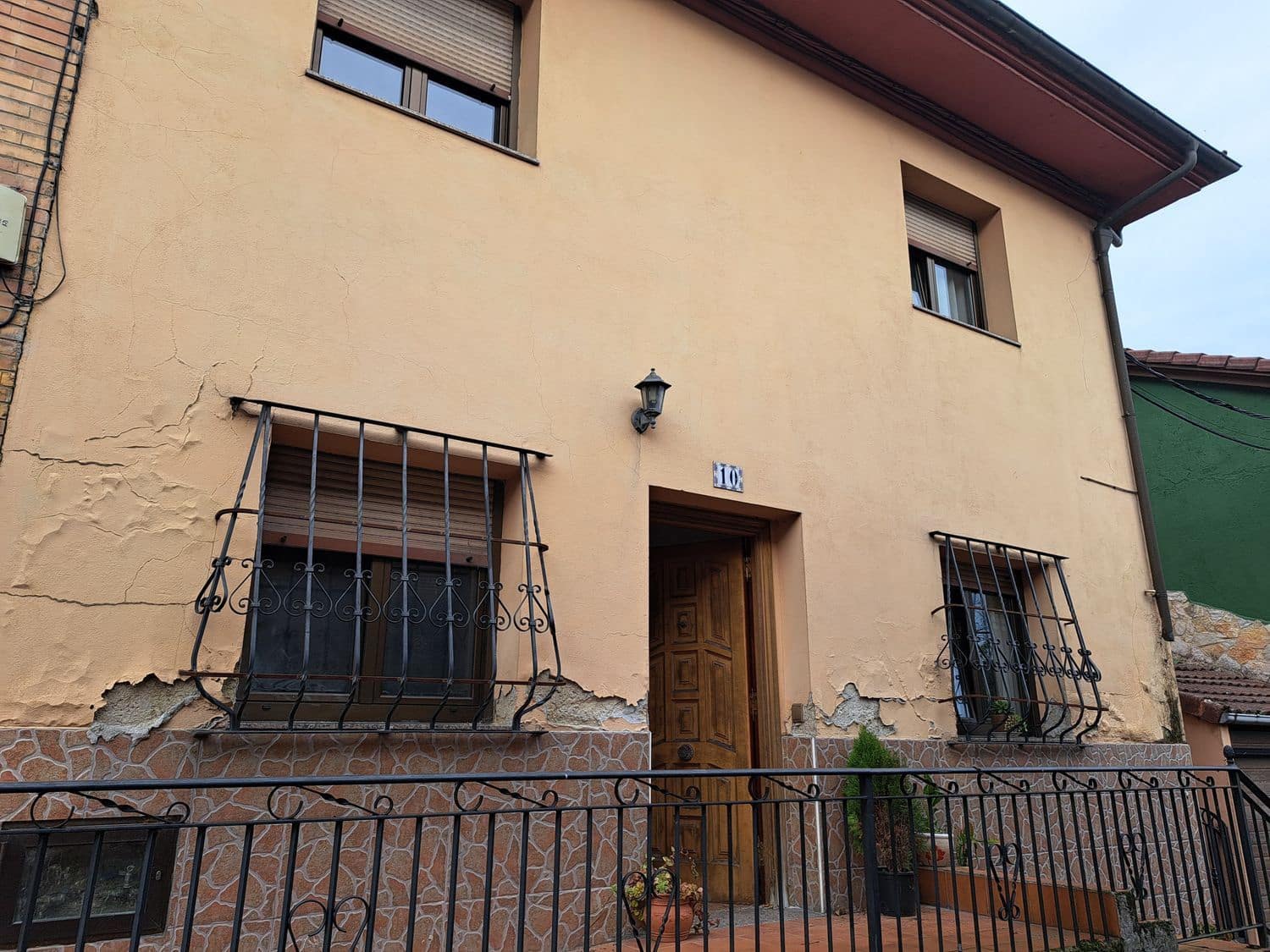 3 slaapkamer Huis te koop in Langreo met garage - € 69.900 (Ref: 9415516)