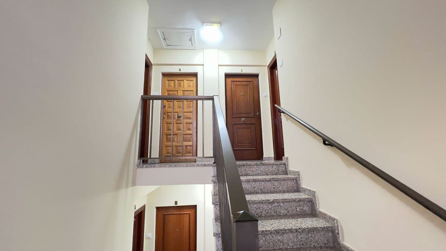 4 bedroom Apartment for sale in Aviles with garage - € 95,000 (Ref: 9419149)