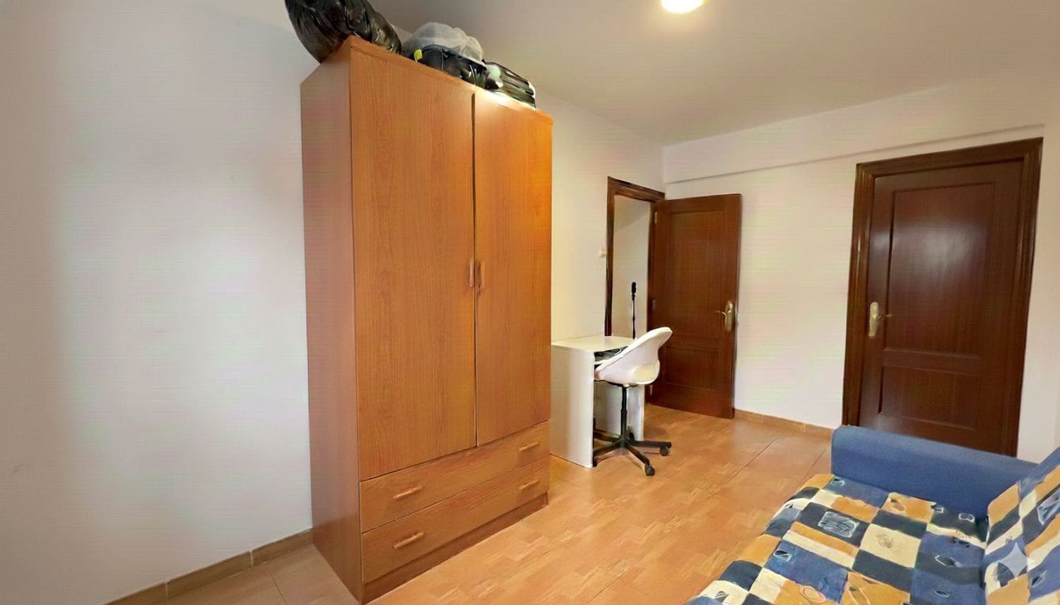 4 bedroom Apartment for sale in Aviles with garage - € 95,000 (Ref: 9419149)