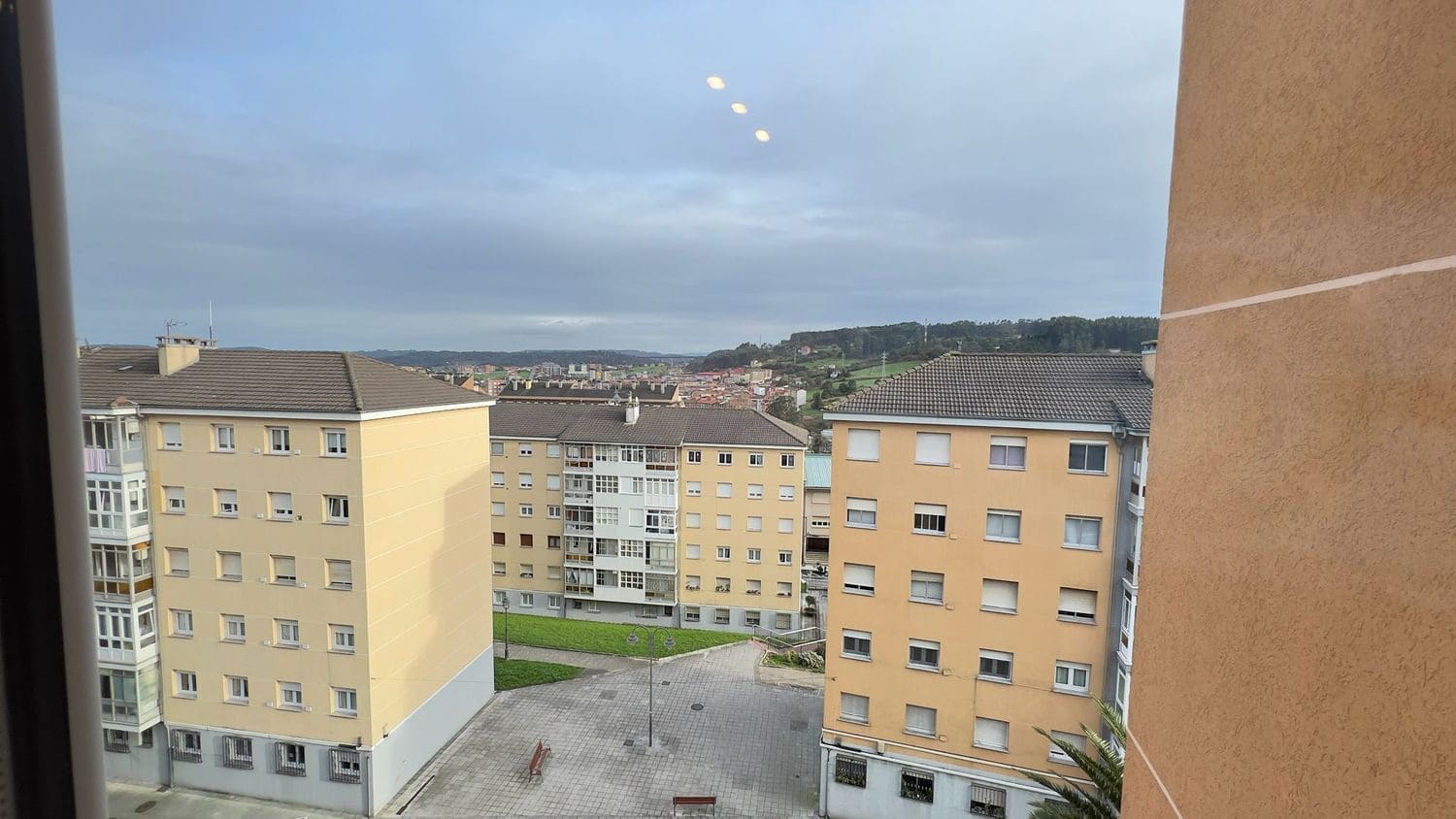 4 bedroom Apartment for sale in Aviles with garage - € 95,000 (Ref: 9419149)