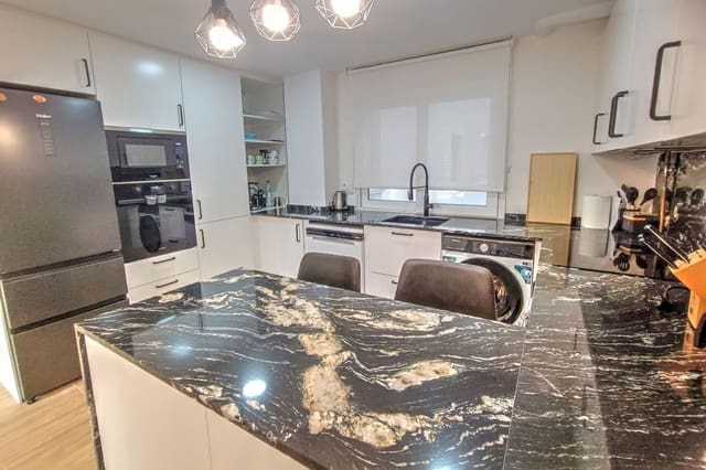 3 chambre Appartement à vendre à Avilés avec garage - 172 000 € (Ref: 9421919)