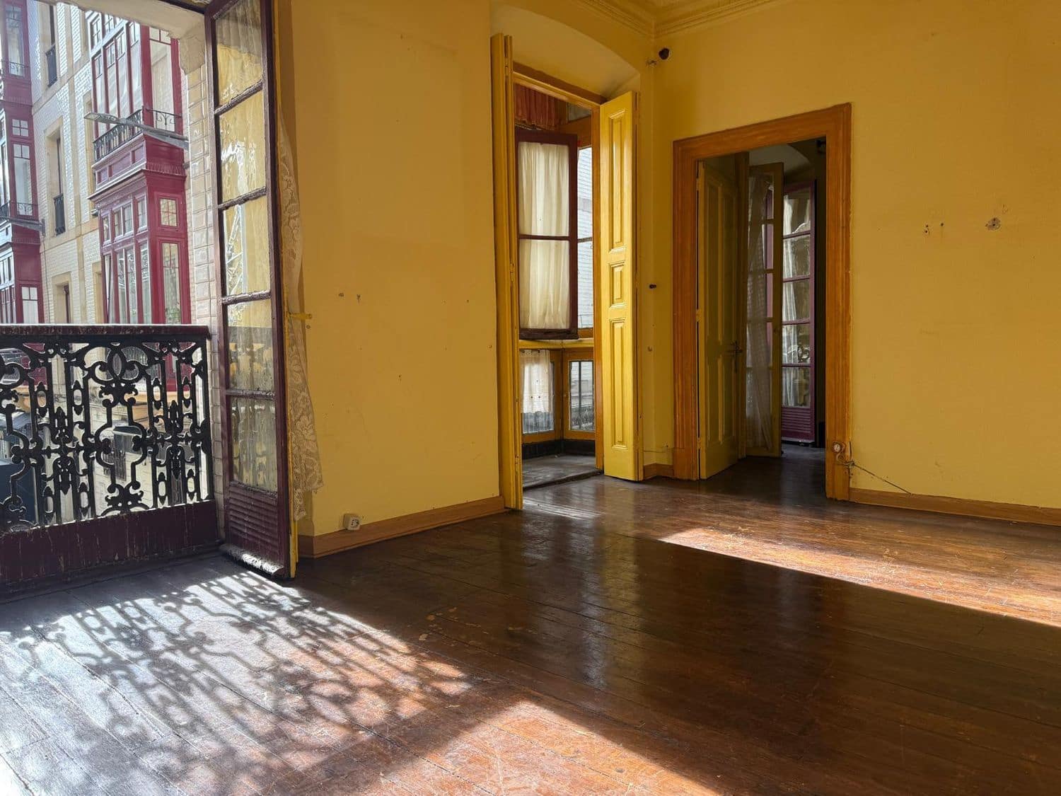 5 soveværelse Lejlighed til salg i Gijon med garage - € 329.000 (Ref: 9421920)