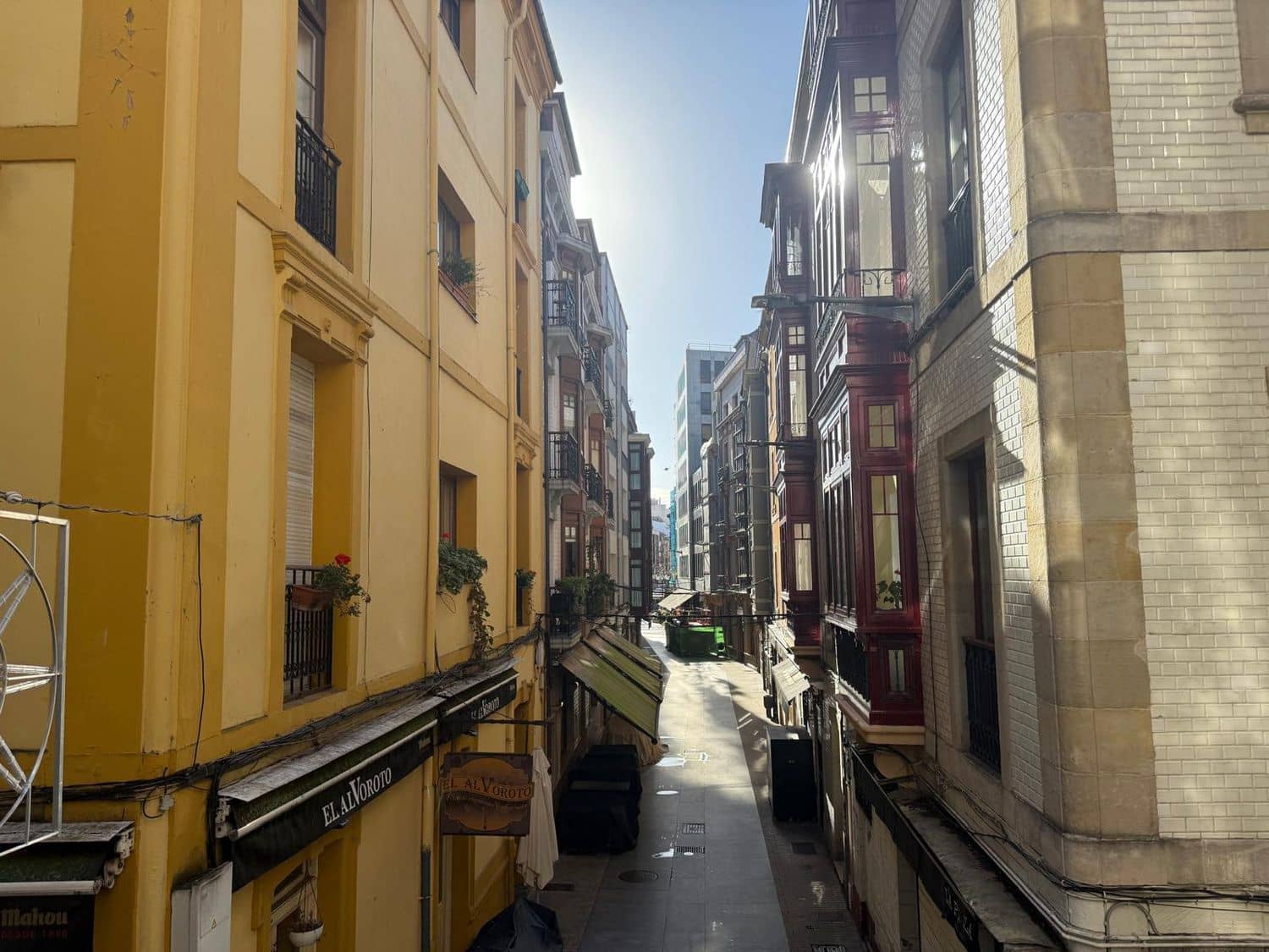 5 soveværelse Lejlighed til salg i Gijon med garage - € 329.000 (Ref: 9421920)