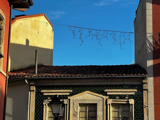 7 bedroom Townhouse for sale in Noreña with garage - € 89,000 (Ref: 9429502)