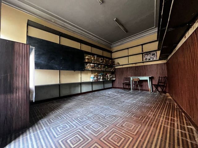 7 bedroom Townhouse for sale in Noreña with garage - € 89,000 (Ref: 9429502)