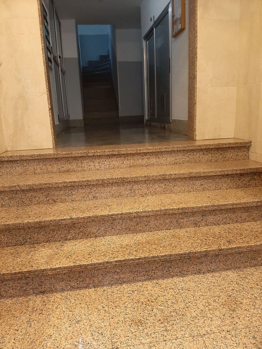 2 soveværelse Lejlighed til salg i Oviedo med garage - € 80.000 (Ref: 9429503)