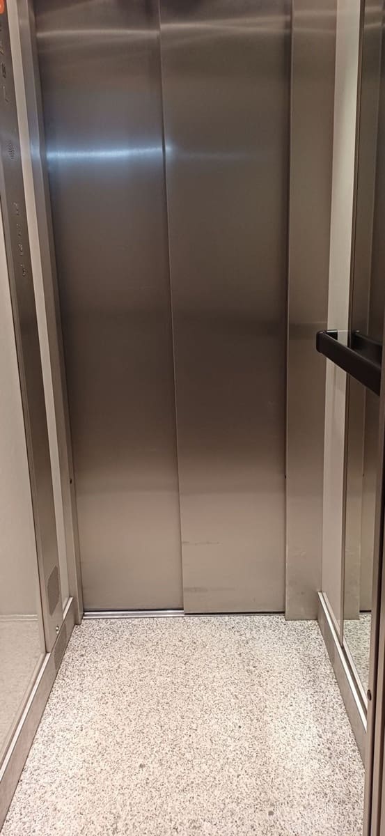 Garage for sale in Gijon - € 55,000 (Ref: 9432893)