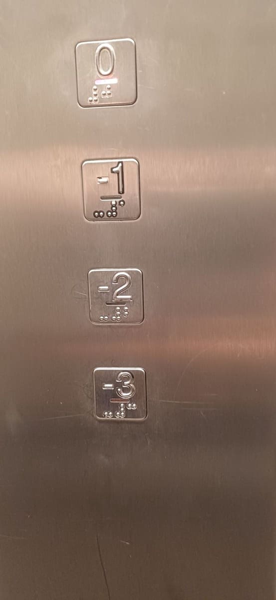 Garage for sale in Gijon - € 55,000 (Ref: 9432893)