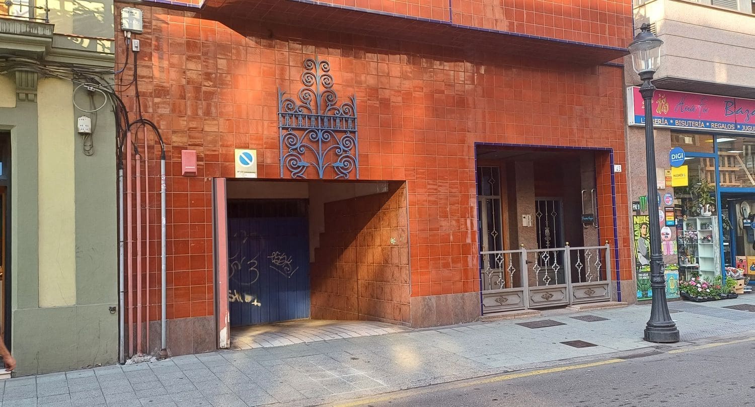 Garage for sale in Gijon - € 55,000 (Ref: 9432893)