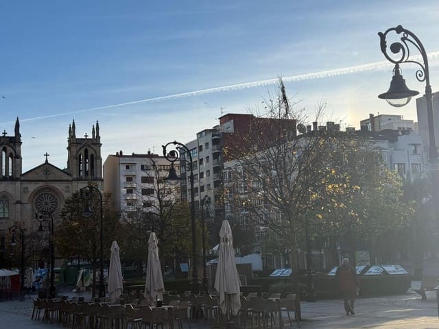 2 soveværelse Lejlighed til salg i Centro Urbano, Gijón med garage - € 269.000 (Ref: 9432894)