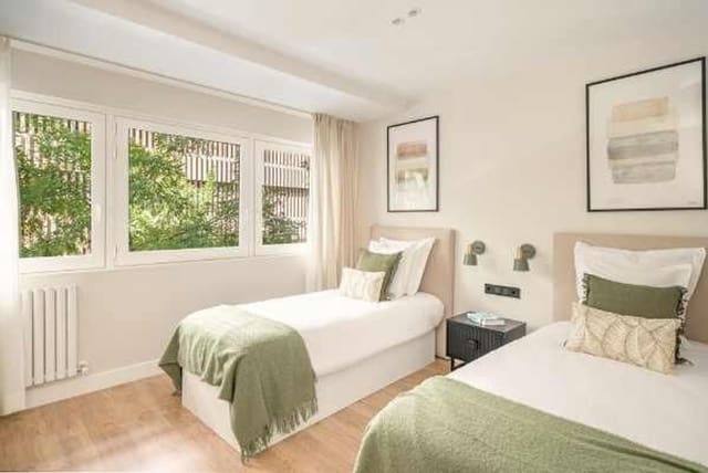 2 slaapkamer Appartement te koop in Castellana, Madrid stad met garage - € 1.329.000 (Ref: 9432895)