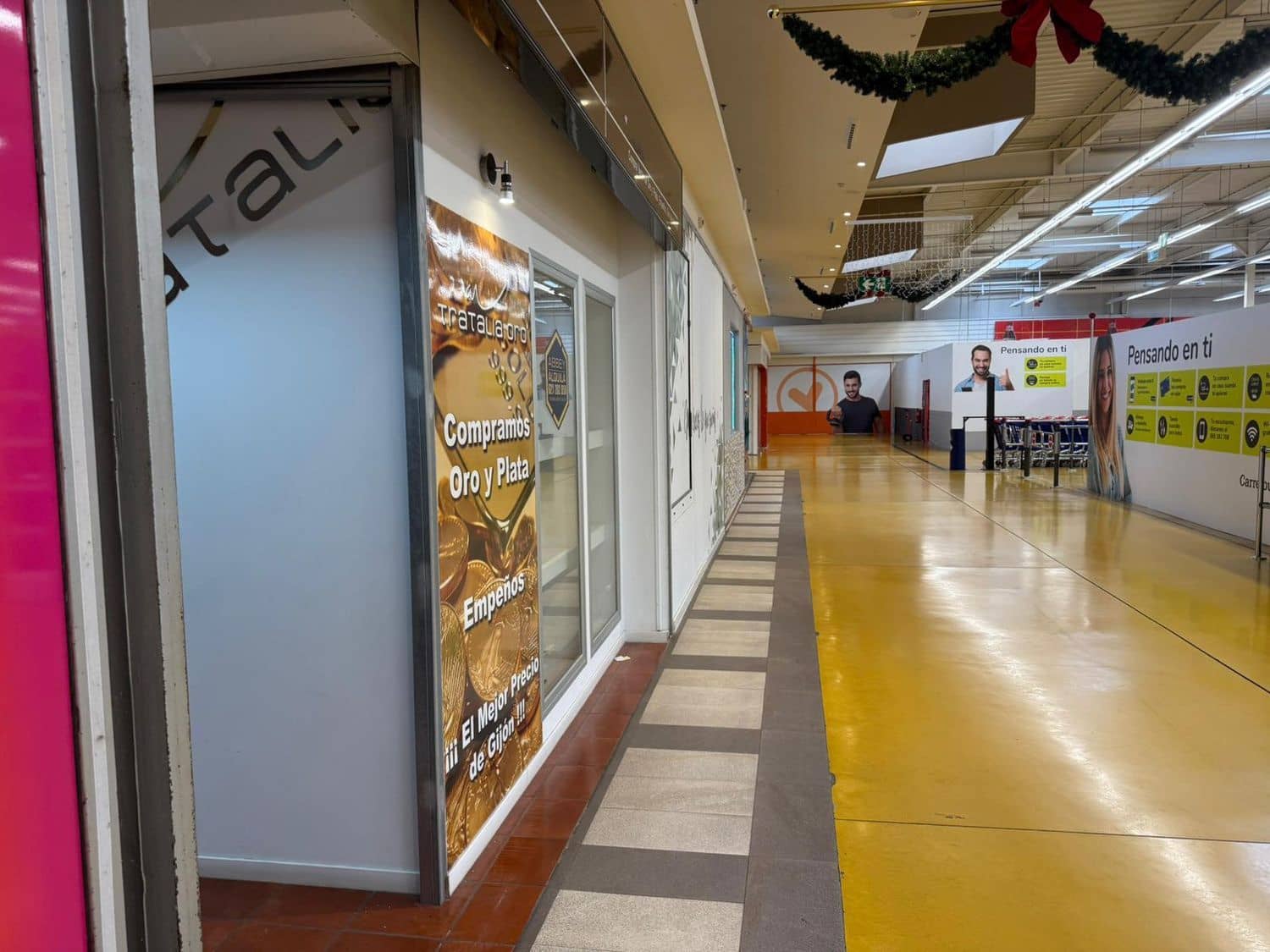 Kommersiell til salgs i Gijon - € 39 000 (Ref: 9432897)