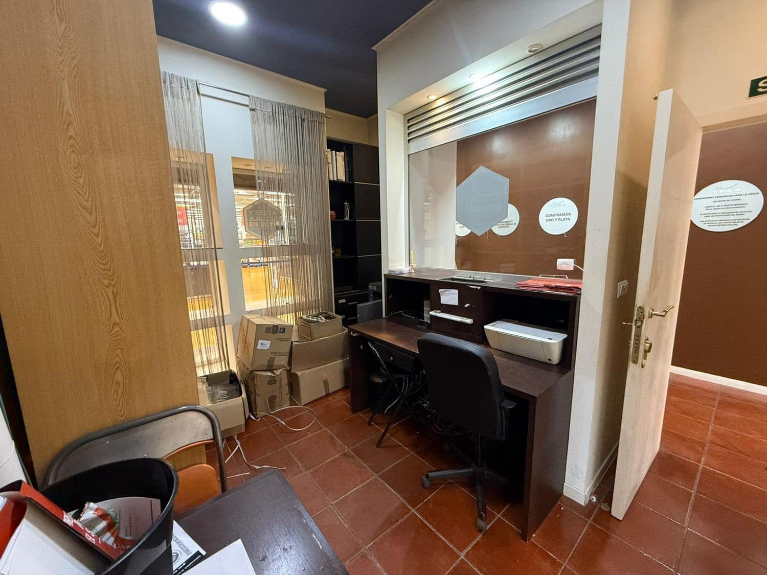 Kommersiell til salgs i Gijon - € 39 000 (Ref: 9432897)