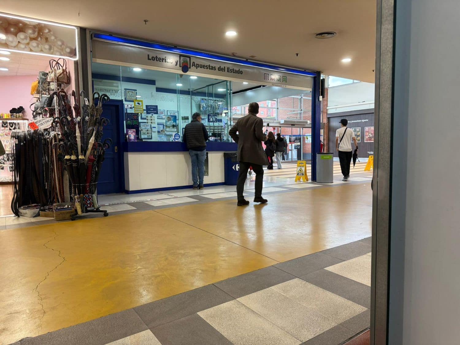 Kommersiell til salgs i Gijon - € 39 000 (Ref: 9432897)