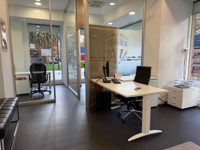 Local Comercial en Centro Urbano, Gijón en alquiler - 2.260 € (Ref: 9432900)