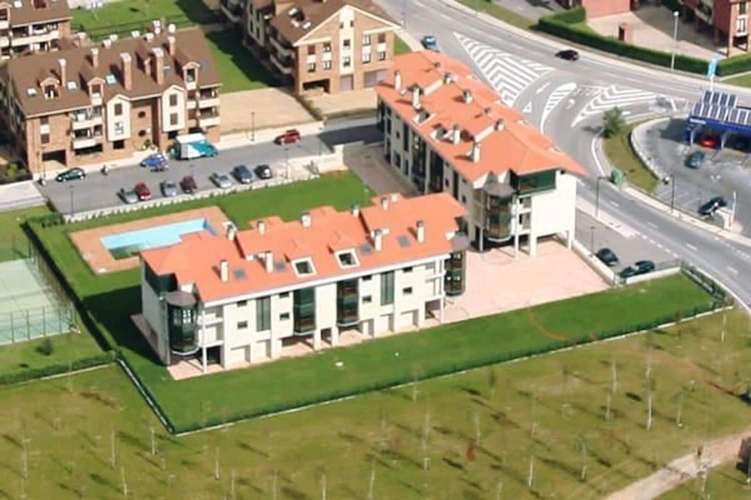 2 slaapkamer Appartement te koop in Gijon met zwembad garage - € 335.000 (Ref: 9432901)