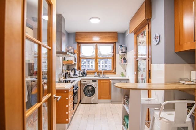 2 soveværelse Lejlighed til salg i Centro Urbano, Gijón med swimmingpool garage - € 335.000 (Ref: 9432901)