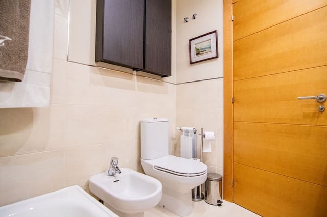 2 soveværelse Lejlighed til salg i Centro Urbano, Gijón med swimmingpool garage - € 335.000 (Ref: 9432901)