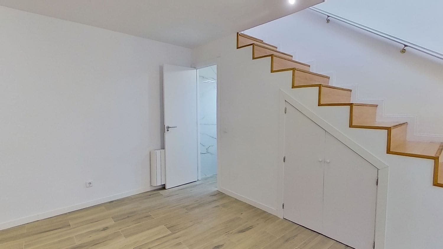 1 soverom Hus til leie i Madrid by med garasje - € 1 400 (Ref: 9436802)