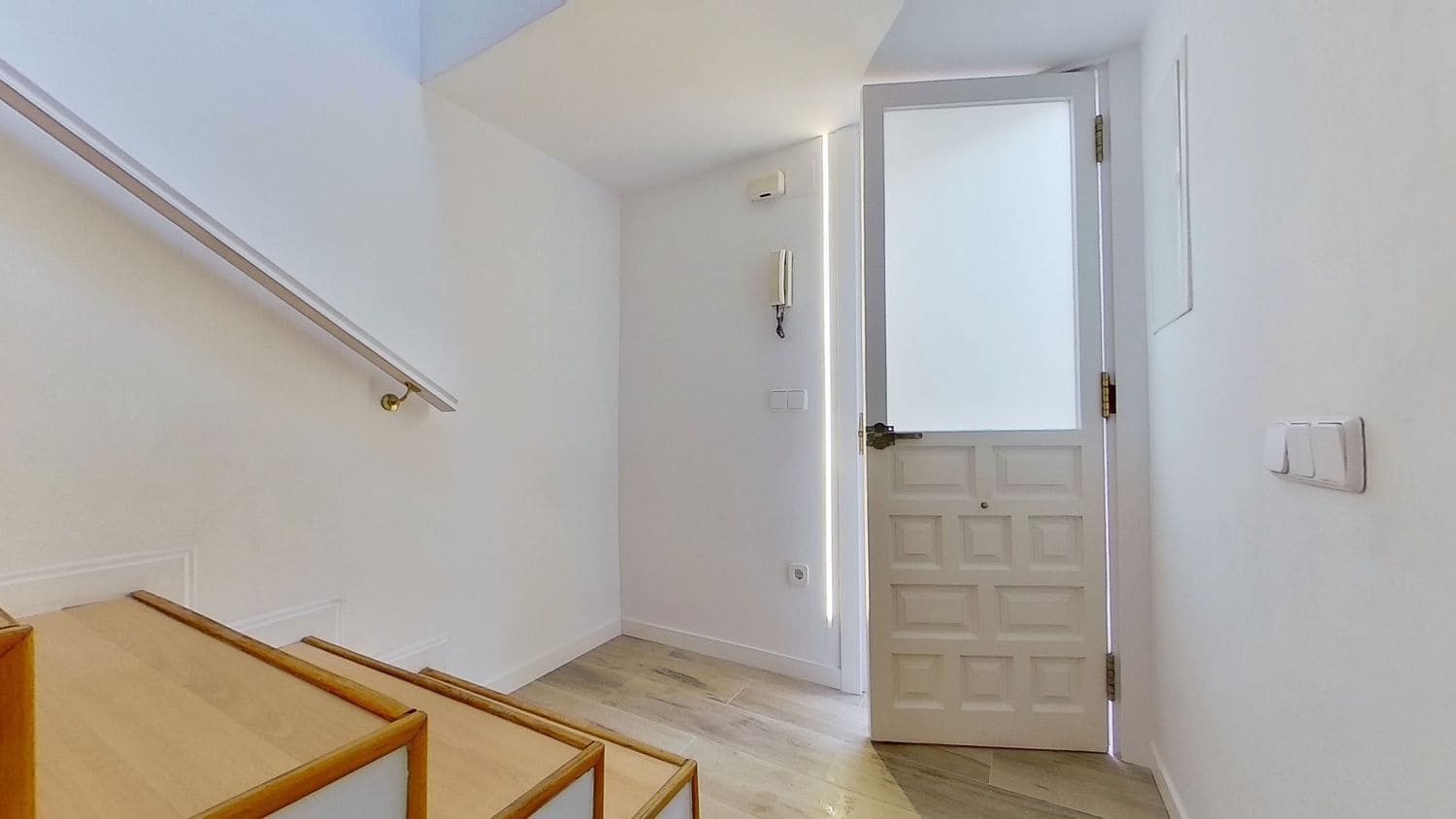 1 soverom Hus til leie i Madrid by med garasje - € 1 400 (Ref: 9436802)