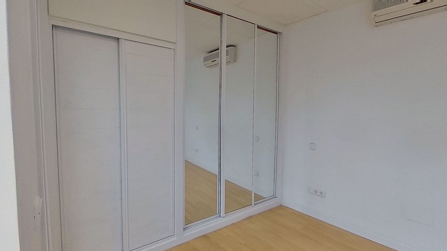 1 soverom Hus til leie i Madrid by med garasje - € 1 400 (Ref: 9436802)