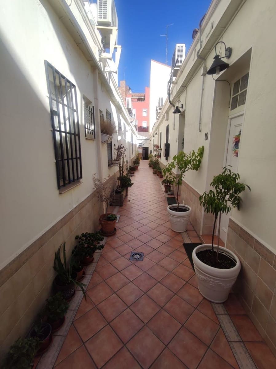 1 soveværelse Byhus til leje i Madrid by med garage - € 1.300 (Ref: 9436802)