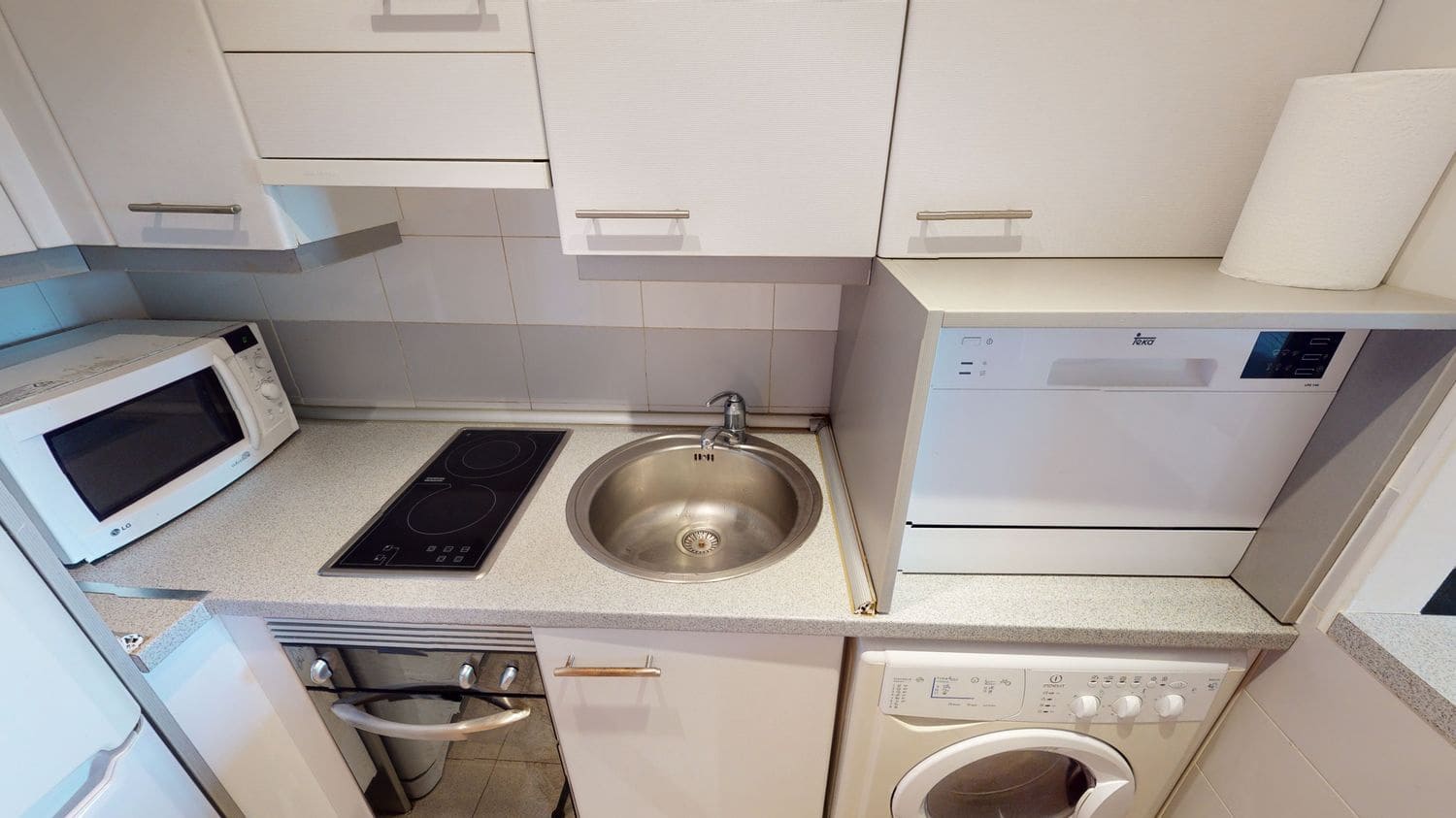 1 quarto Apartamento para arrendar em Madrid cidade com piscina garagem - 1 300 € (Ref: 9436803)