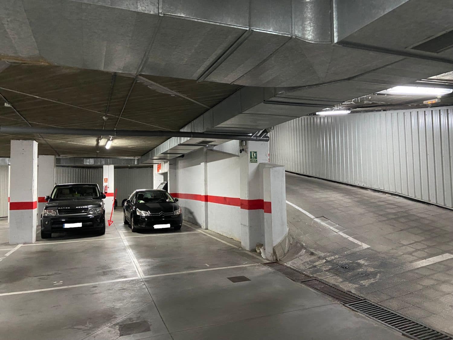 1 quarto Apartamento para arrendar em Madrid cidade com piscina garagem - 1 300 € (Ref: 9436803)