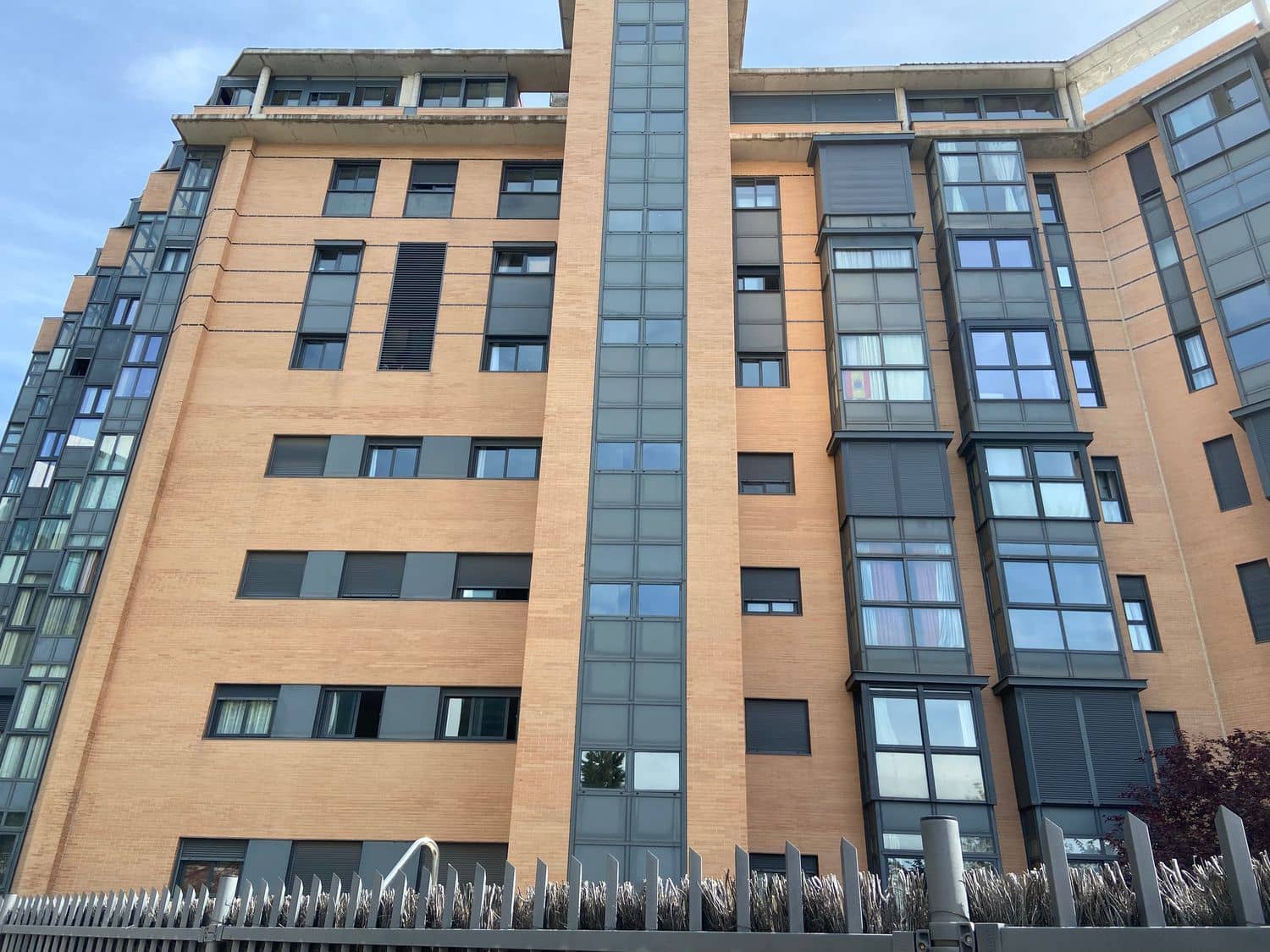 1 quarto Apartamento para arrendar em Madrid cidade com piscina garagem - 1 300 € (Ref: 9436803)