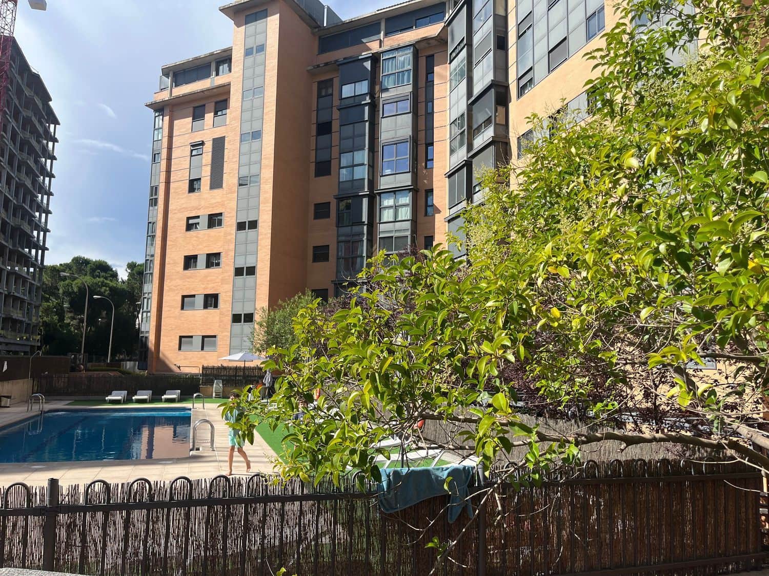 1 quarto Apartamento para arrendar em Madrid cidade com piscina garagem - 1 300 € (Ref: 9436803)