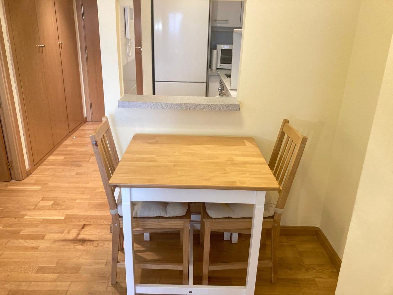 1 quarto Apartamento para arrendar em Madrid cidade com piscina garagem - 1 300 € (Ref: 9436803)