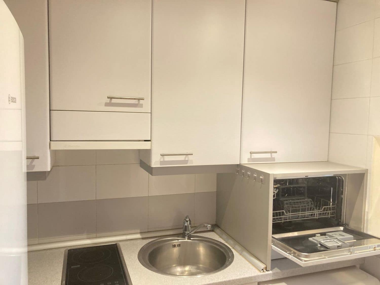 1 quarto Apartamento para arrendar em Madrid cidade com piscina garagem - 1 300 € (Ref: 9436803)