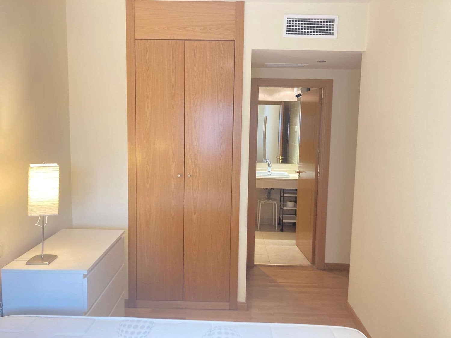 1 quarto Apartamento para arrendar em Madrid cidade com piscina garagem - 1 300 € (Ref: 9436803)