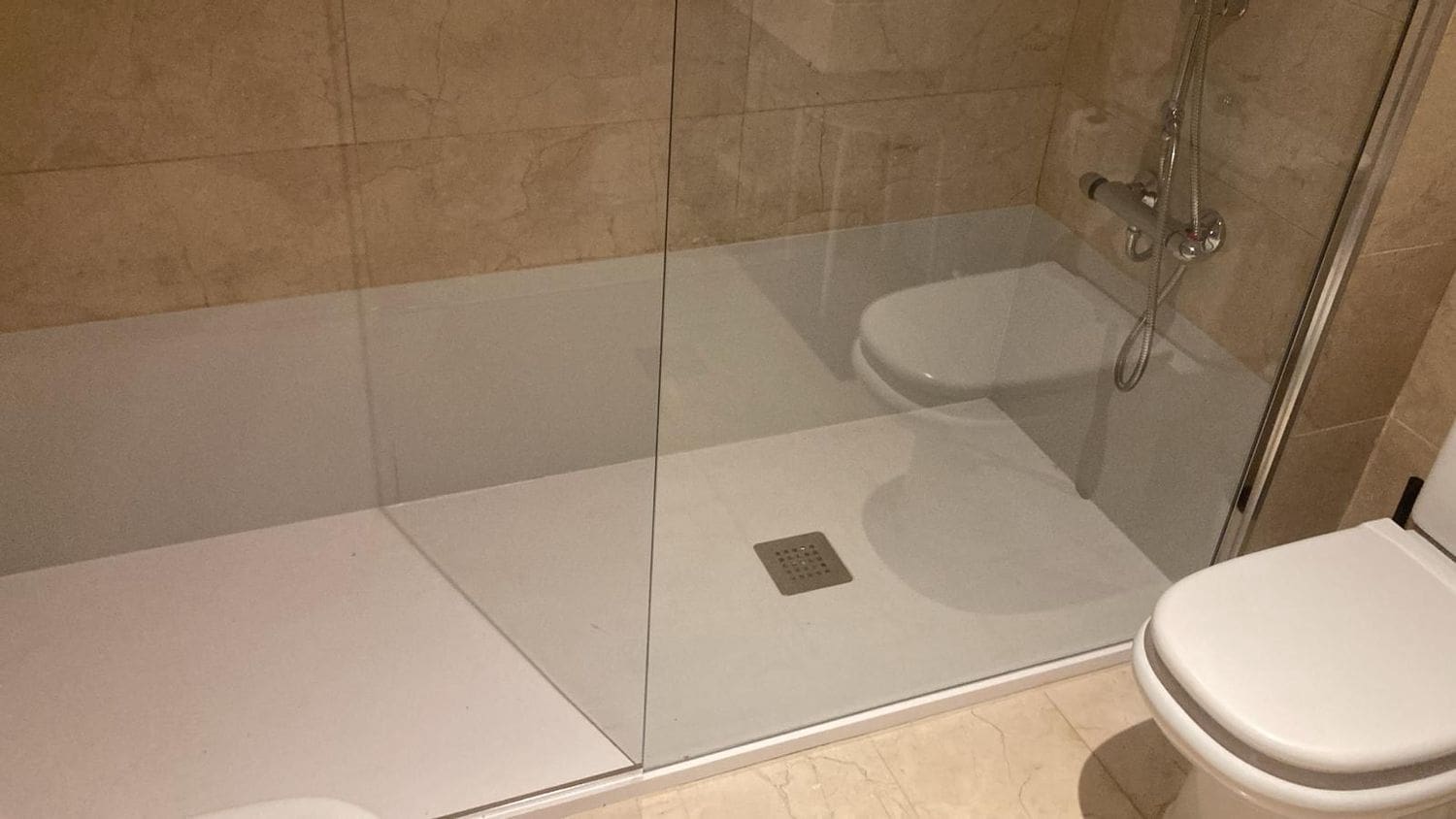 1 quarto Apartamento para arrendar em Madrid cidade com piscina garagem - 1 300 € (Ref: 9436803)