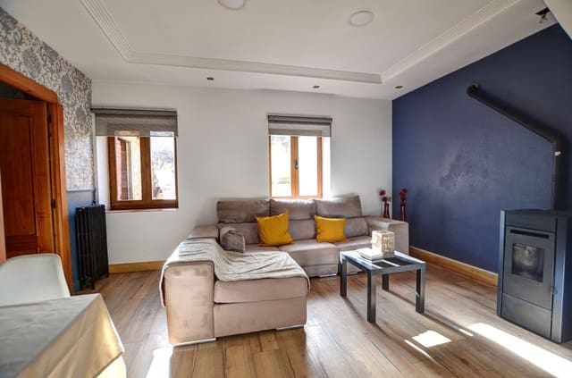 5 quarto Casa em Banda para venda em Mieres com garagem - 124 000 € (Ref: 9436804)