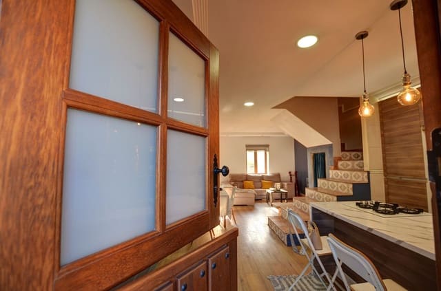 5 soverom Hus til salgs i Mieres med garasje - € 124 000 (Ref: 9436804)