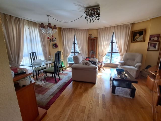 4 slaapkamer Appartement te koop in Centro Urbano, Gijón met garage - € 585.000 (Ref: 9439522)